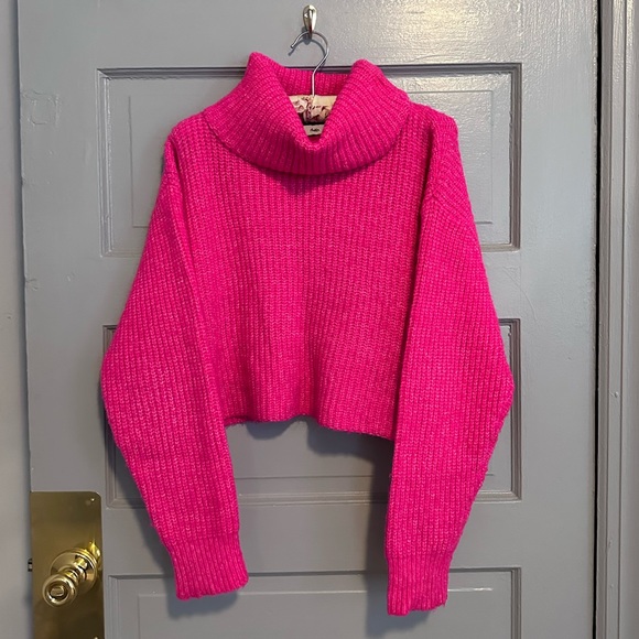 CROPPED TURTLENECK - Picture 1 of 3